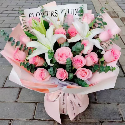 贺州18朵粉玫瑰2支百合，我的心尖宝贝