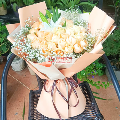 贺州33朵香槟玫瑰百合，心里永远是你